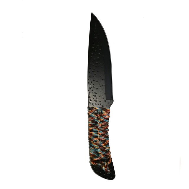 klasický vrhací nůž